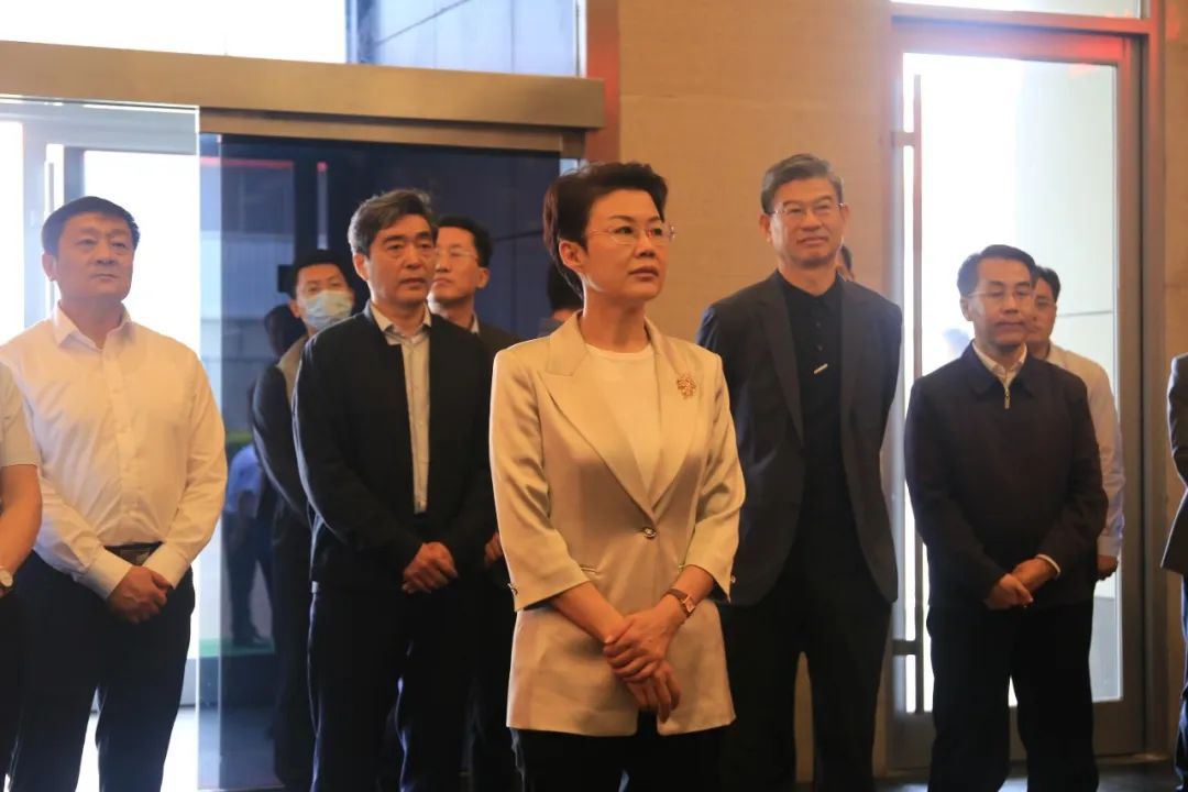 山东省副省长、致公党山东省委主委王桂英一行莅临泰山体育调研